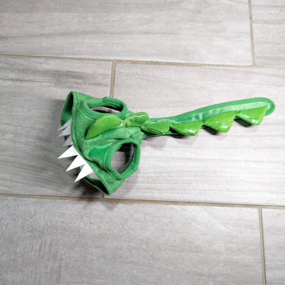 Pet dinosaur costume for cat or small dog